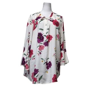 Old Navy White w Large Bright Flowers Bell Sleeves Size XXL